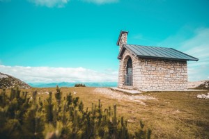 グラッシーヒルの石造りの教会トップ写真 