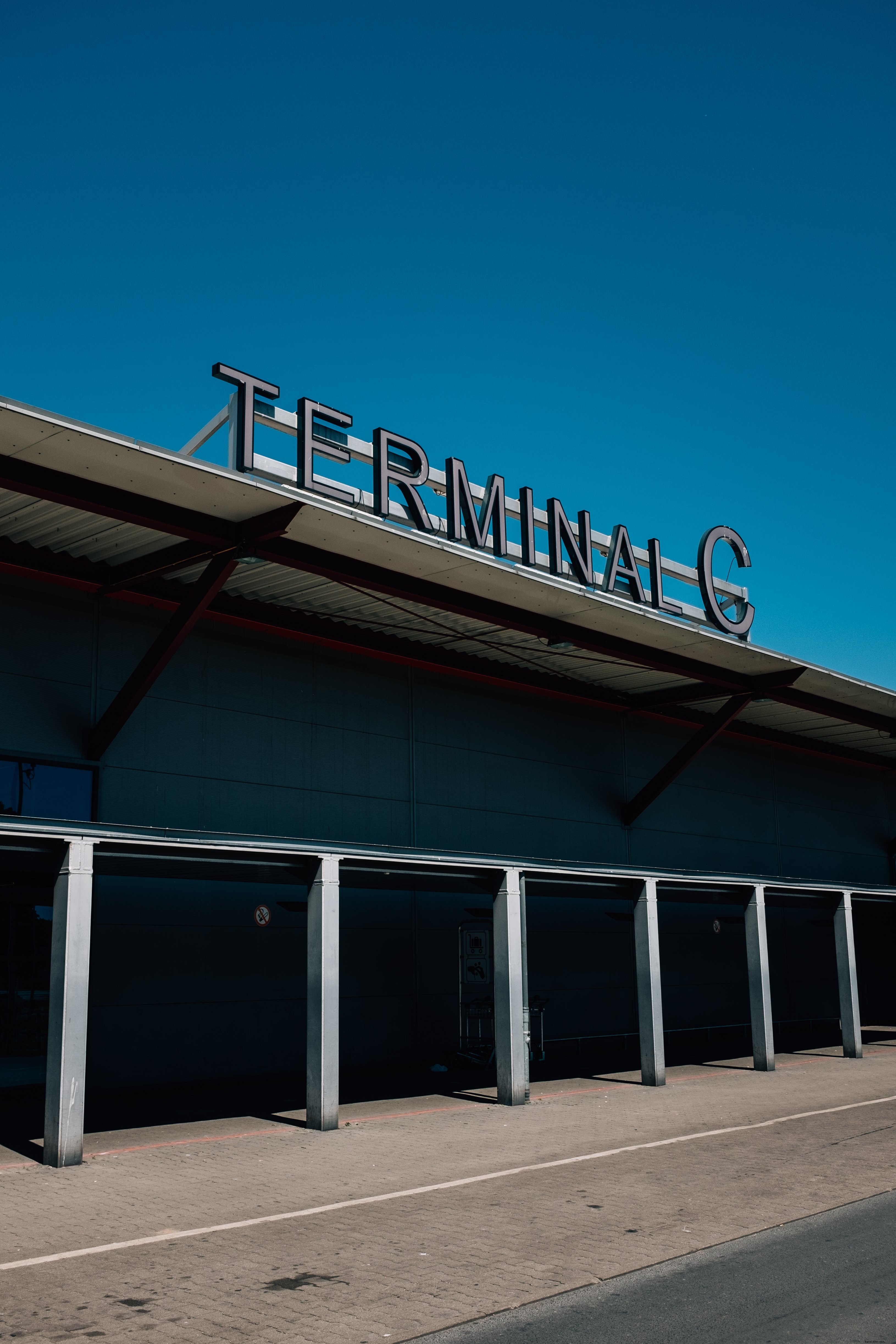 Una foto vacía de la terminal C de autobuses 