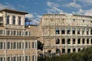 Roma Dengan Pemandangan:Lebih Dekat ke Colosseum Daripada Gladiator 