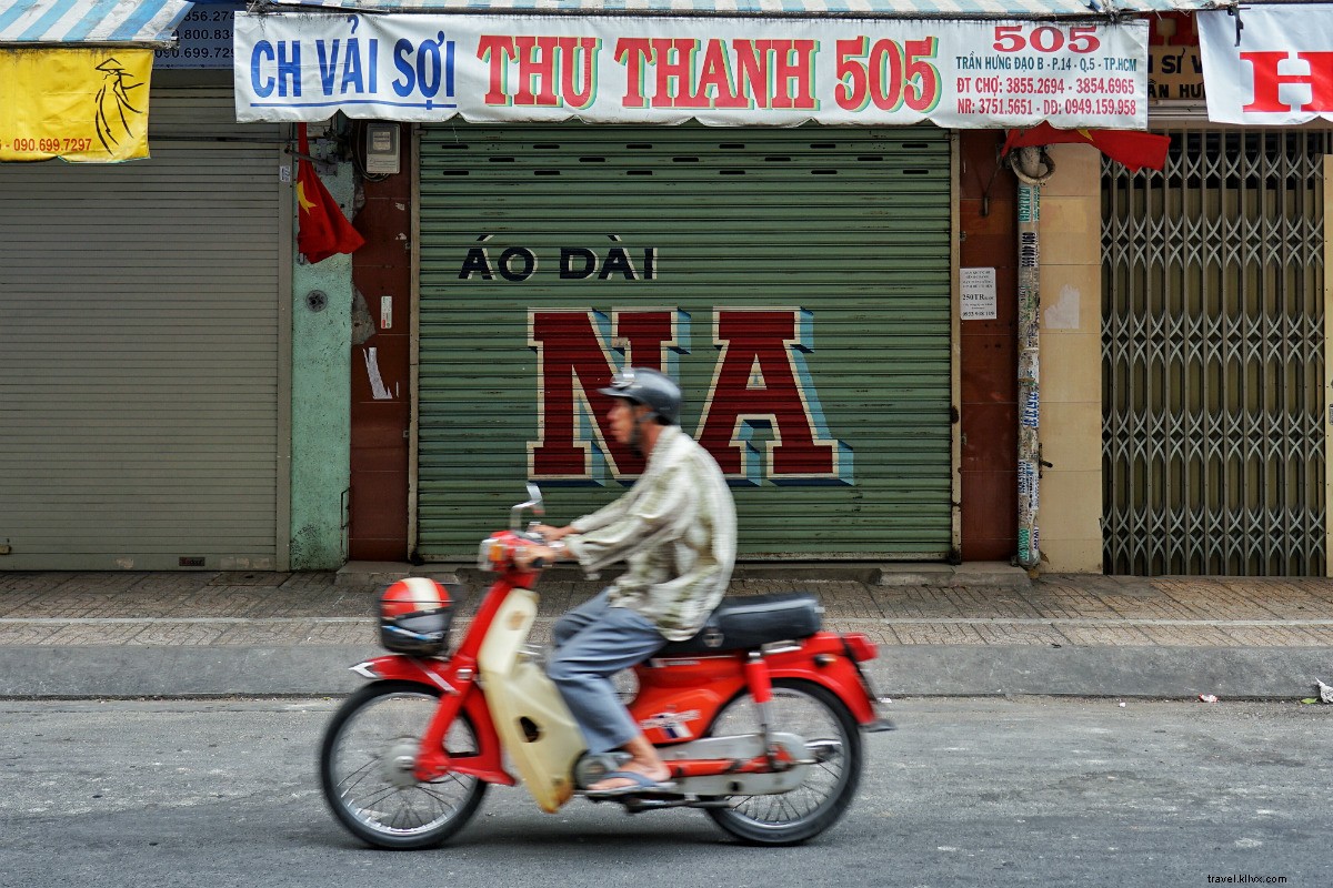 Dari Hanoi ke Saigon dan Ke Mana Saja di Antaranya 
