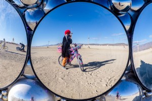 Dar es contagioso en Burning Man 2015 