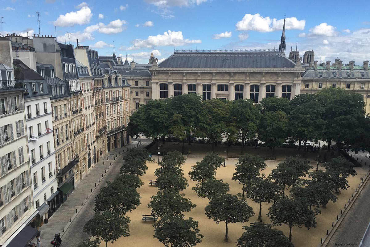 Un charmant pied-à-terre parisien sur l île de la Cité 