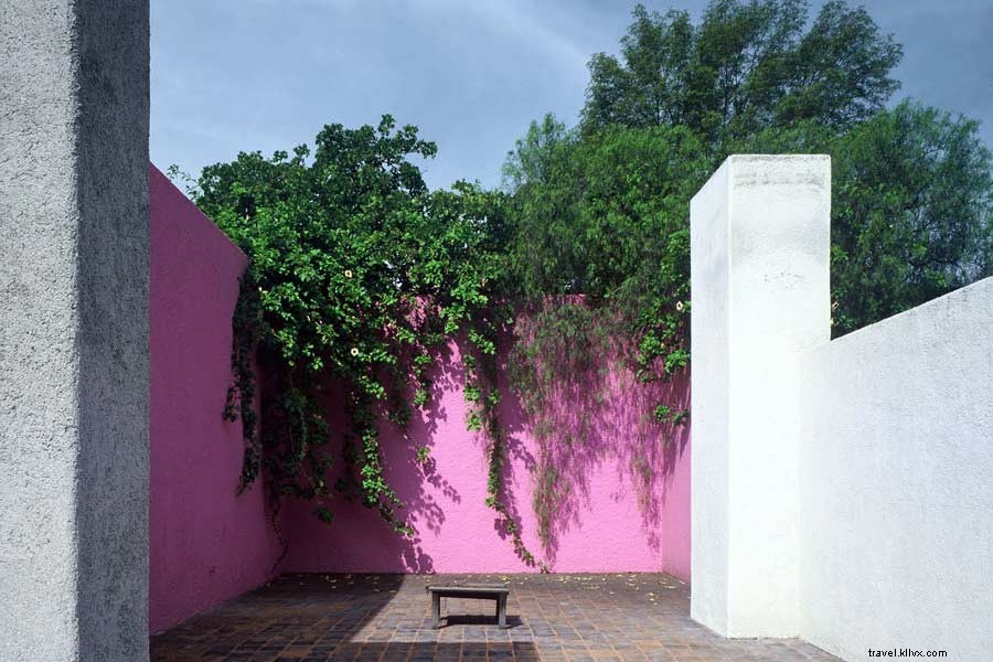 La casa di Luis Barragán, Minimalista architettonico, Colore massimalista 