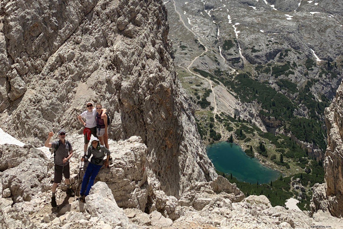 Mendaki dan Meminum Jalan Kami Melalui Dolomit 