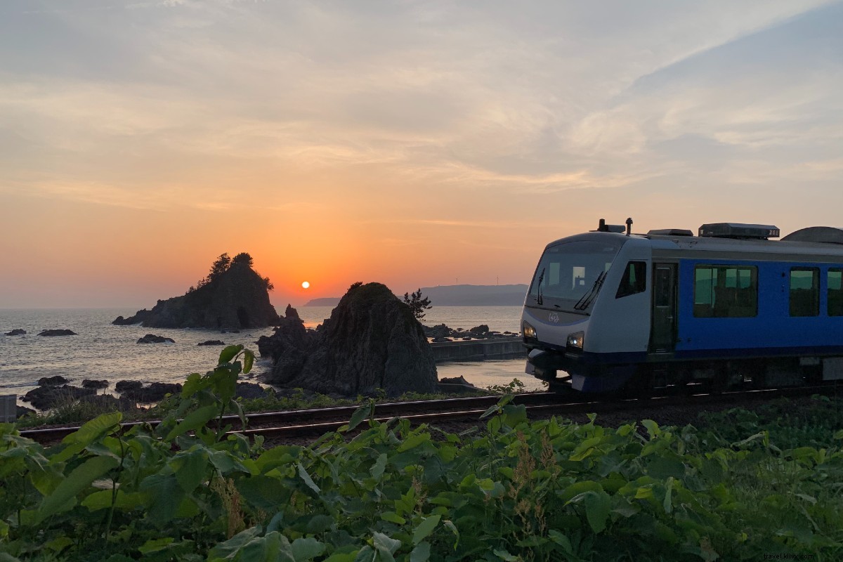 Kepulauan Pantai Jepang, Pendakian yang tenang, Kereta Pesisir, dan Harta Nasional Lainnya 