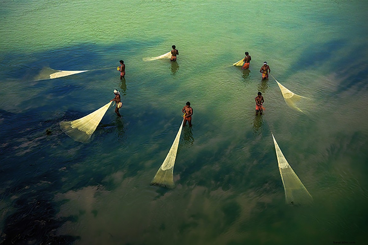 Let the Eye Travel：インドの水上での生活の新鮮な一見— Shibasish Saha 