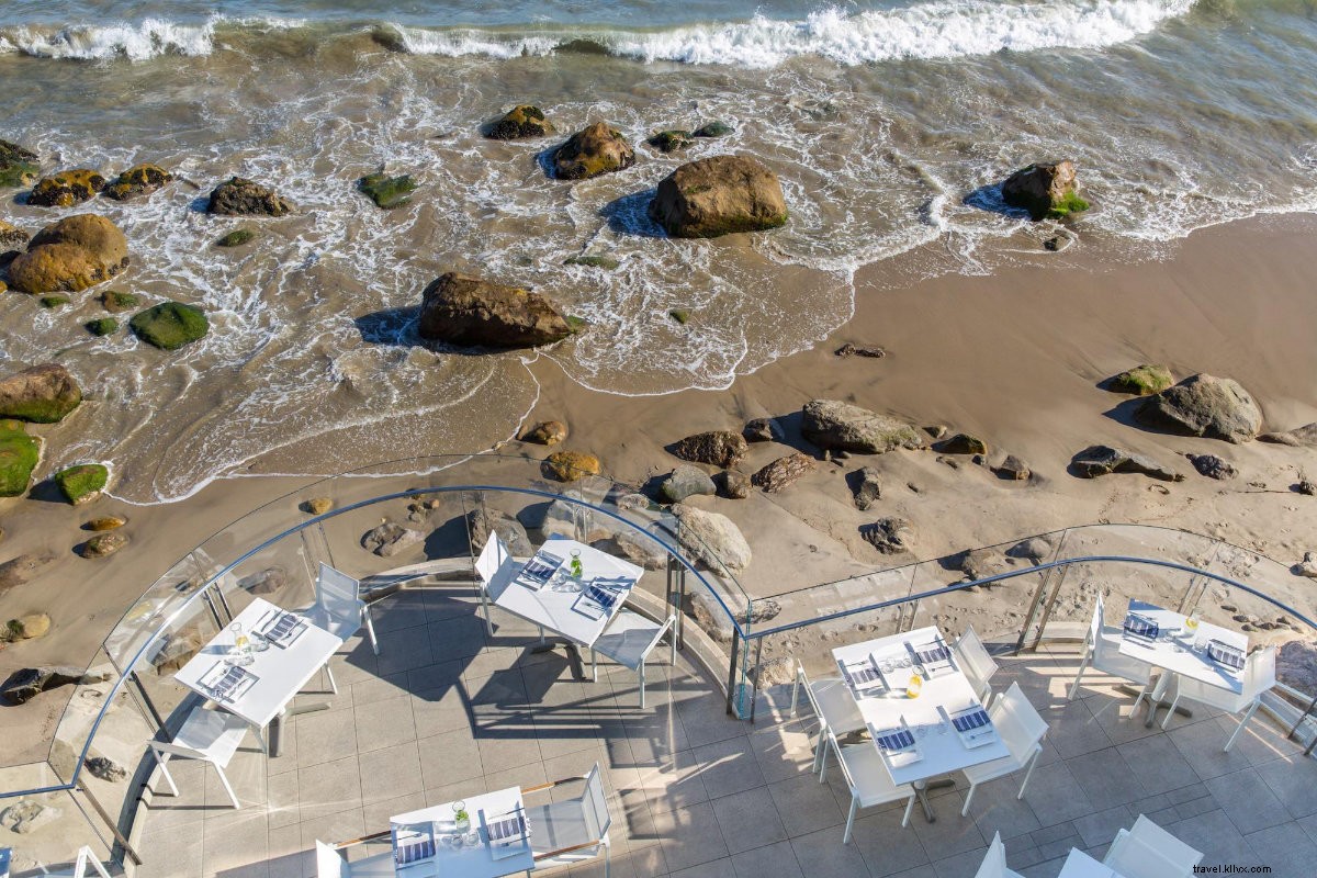 Un elegante nascondiglio sulla spiaggia del miliardario a Malibu 