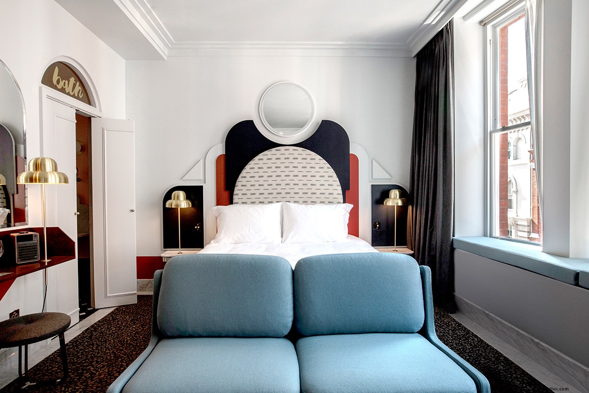 パリで最もクールなバーテンダーがロンドンのホテルをオープンしました。そしてその素晴らしい。 