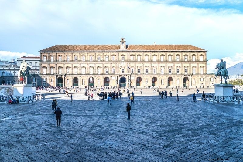 40 Hal Terbaik yang Dapat Dilakukan di Napoli, Italia 