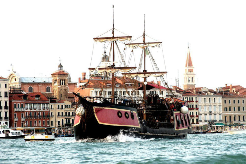 Tur Perahu Venesia – Mana yang Harus Dipilih? 