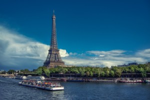 Compare os cruzeiros pelo rio Sena em Paris - qual é o melhor? 