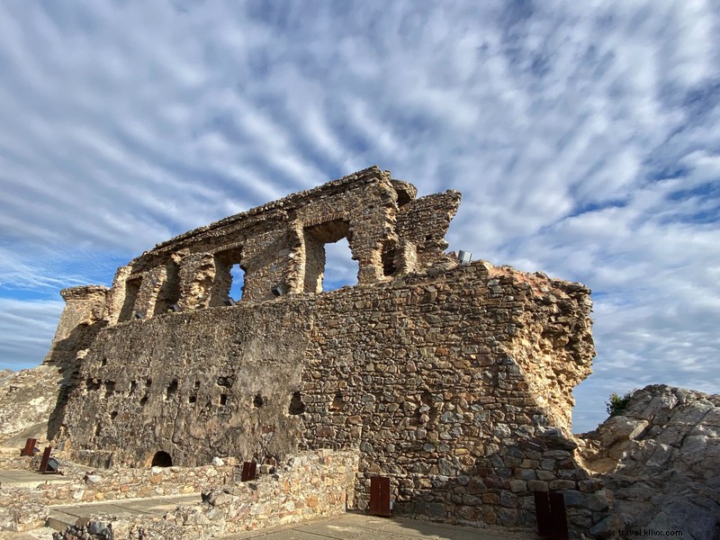 Nuages ​​sur les ruines de Castelo Rodrigo 