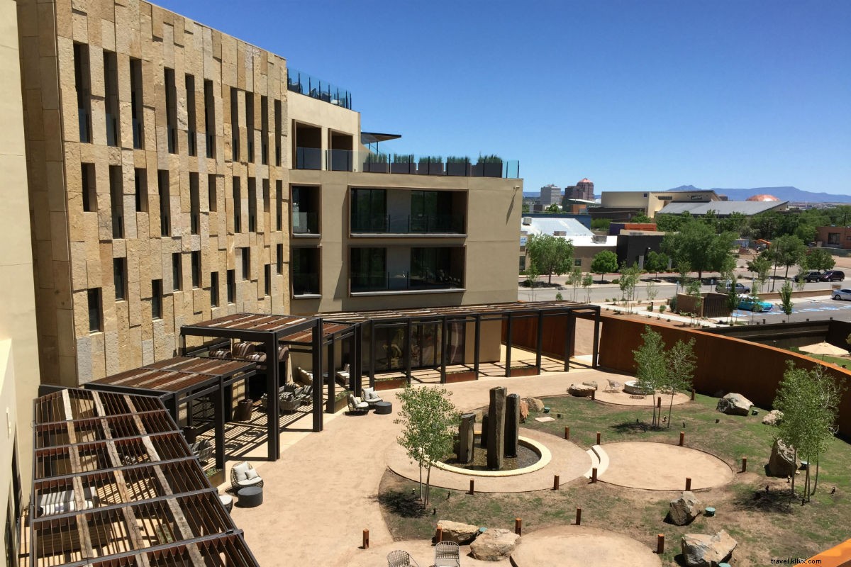 Kota Tua Albuquerque Menjadi Mewah dengan Keindahan Terinspirasi Pueblo Baru 