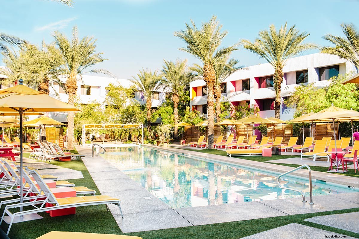 Un hotel amante de la diversión al final del arcoíris en Scottsdale 