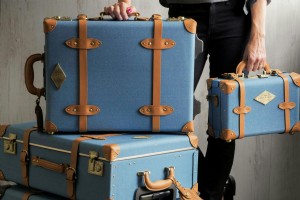 素晴らしいスーツケースの討論：私たちは新参者と古典をロードテストします 