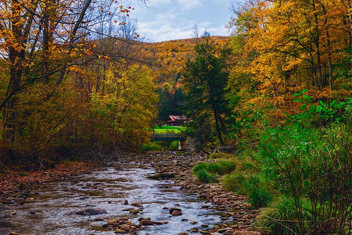 Habiskan Peak-Perfect Autumn Weekend di The Catskills 