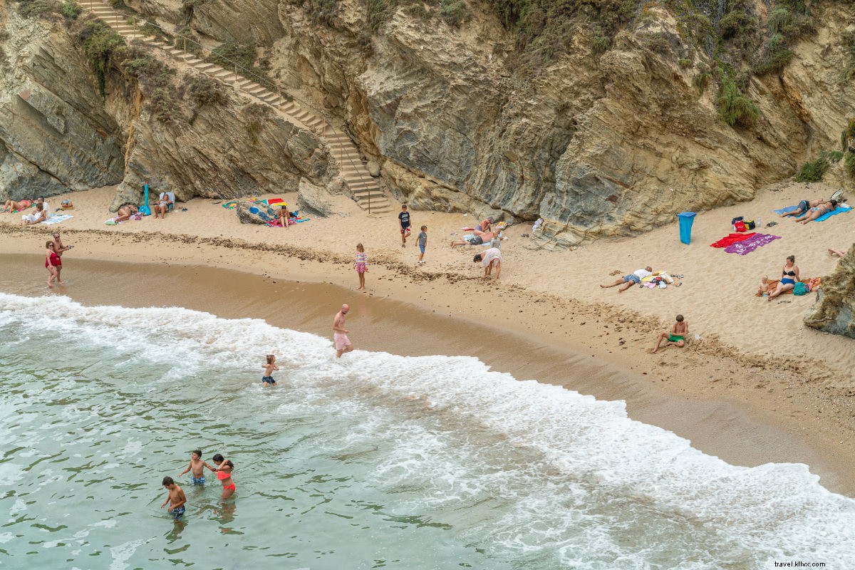 コンポルタでの完璧なビーチバケーションへのすべてのガイド、 ポルトガル 