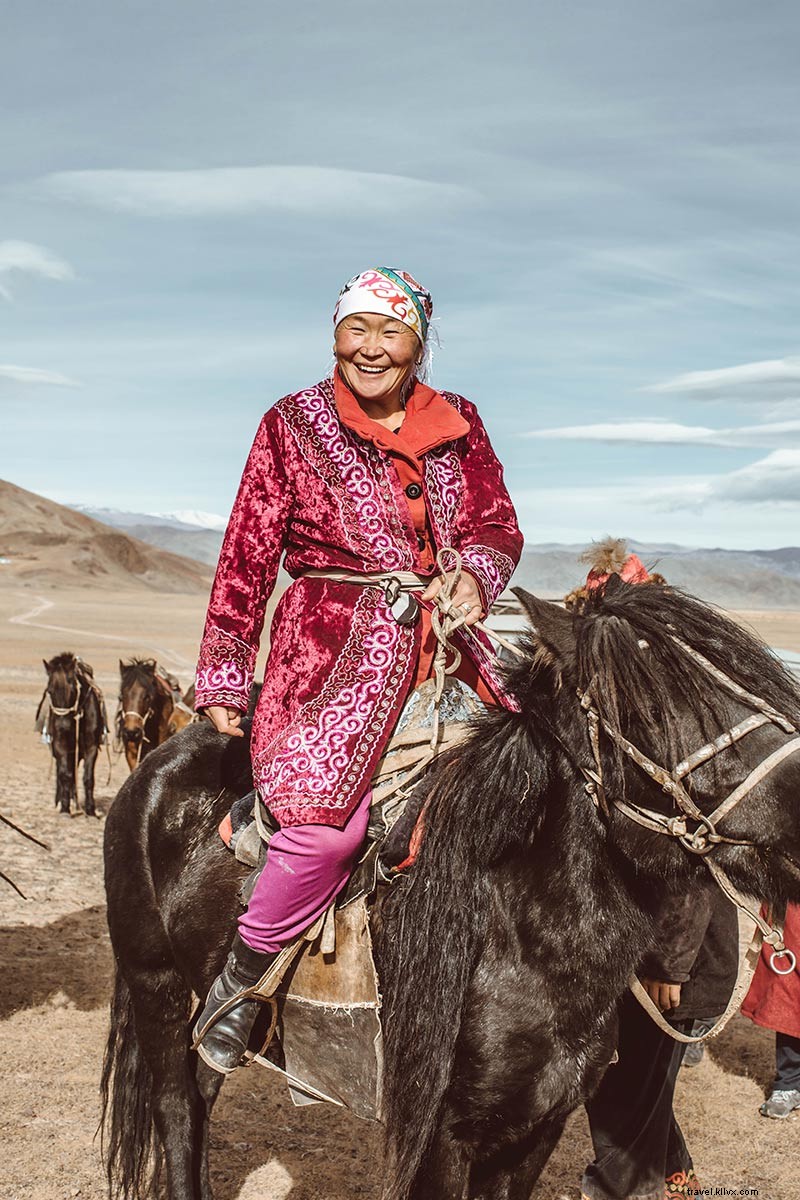 Cazando con águilas reales en Mongolia con la fotógrafa de viajes Breanna Wilson 