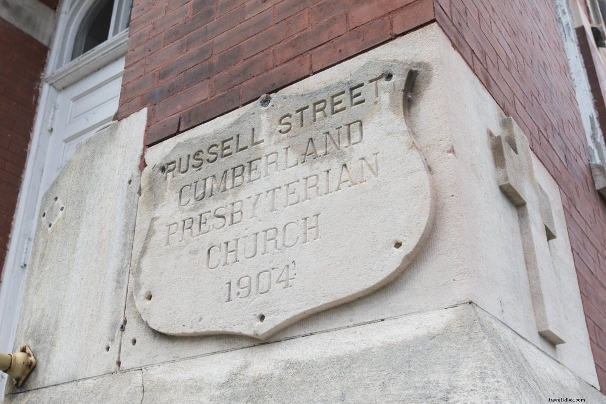 El Evangelio de la Hospitalidad, Según The Russell Nashville 