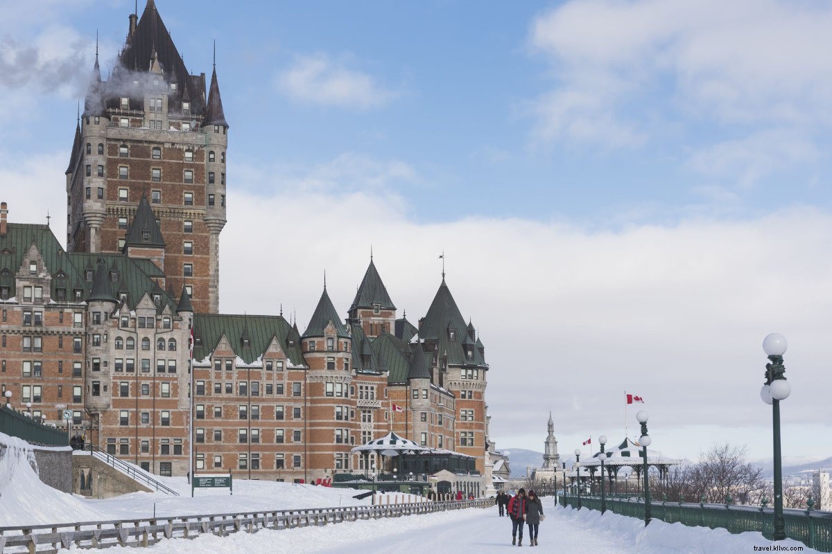 Abraçando o frio nas maravilhas de inverno da cidade de Québec 
