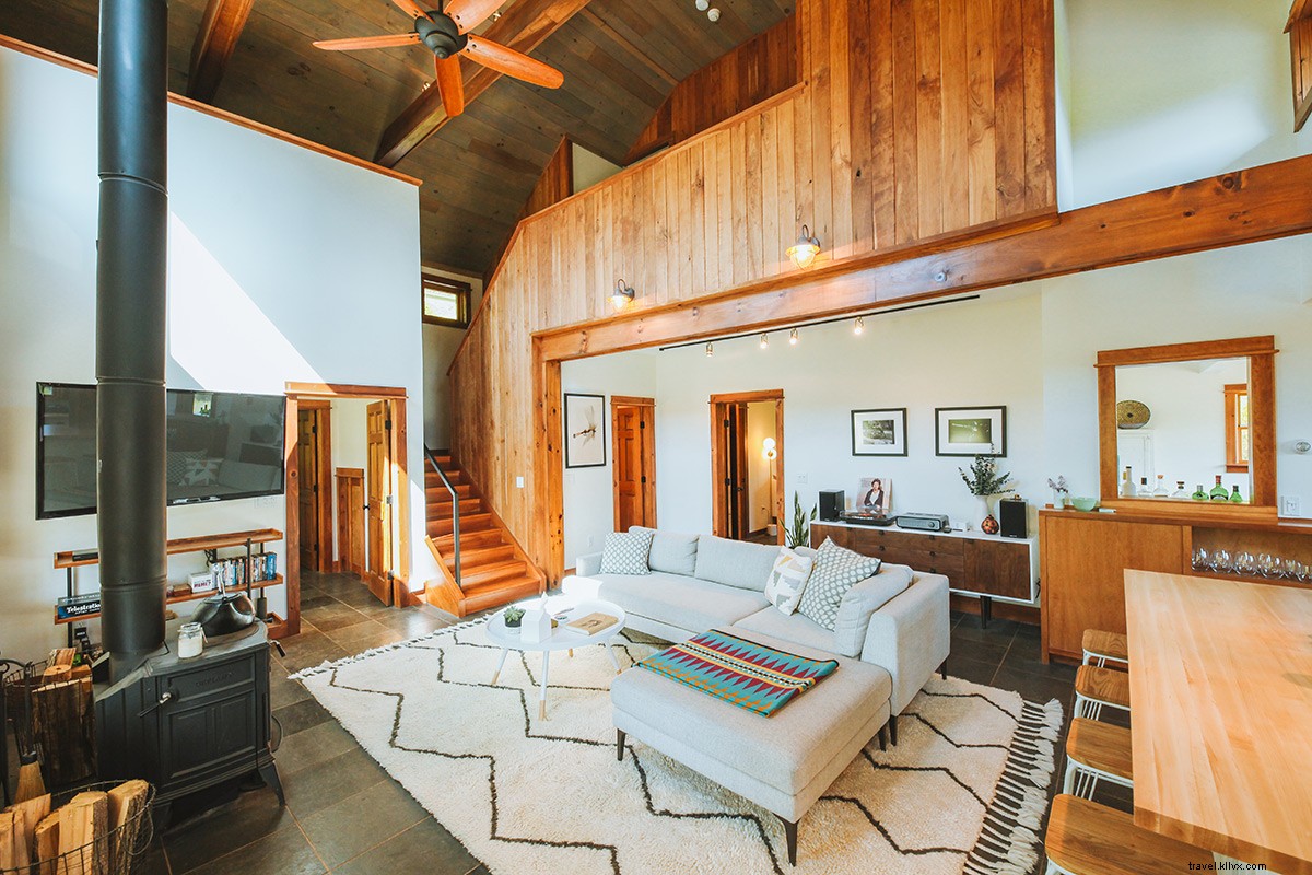 Lupakan Airbnb. Ini Adalah Cara Terbaik untuk Memesan Sewa Rumah Impian Anda di Upstate NY 