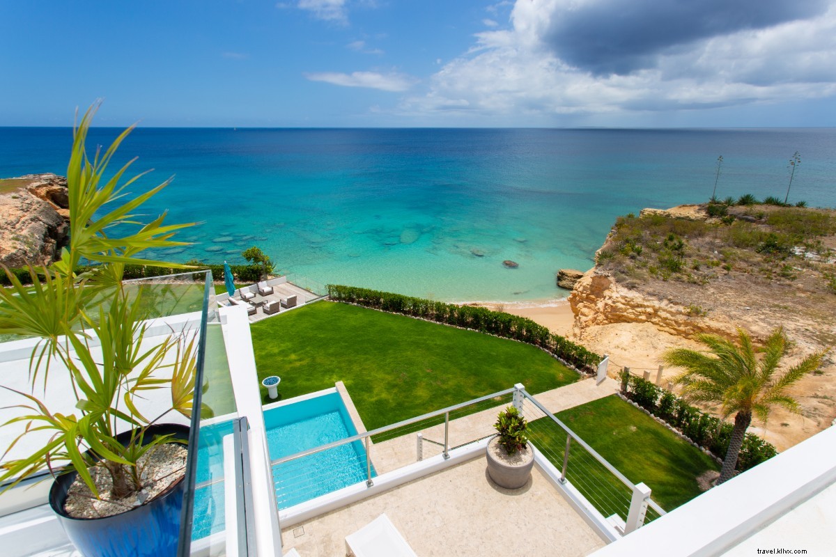 Villa Tepi Laut di Anguilla Ini Memiliki Kolam Renang Pribadi dan Nama Anda Tertulis Di Seluruhnya 