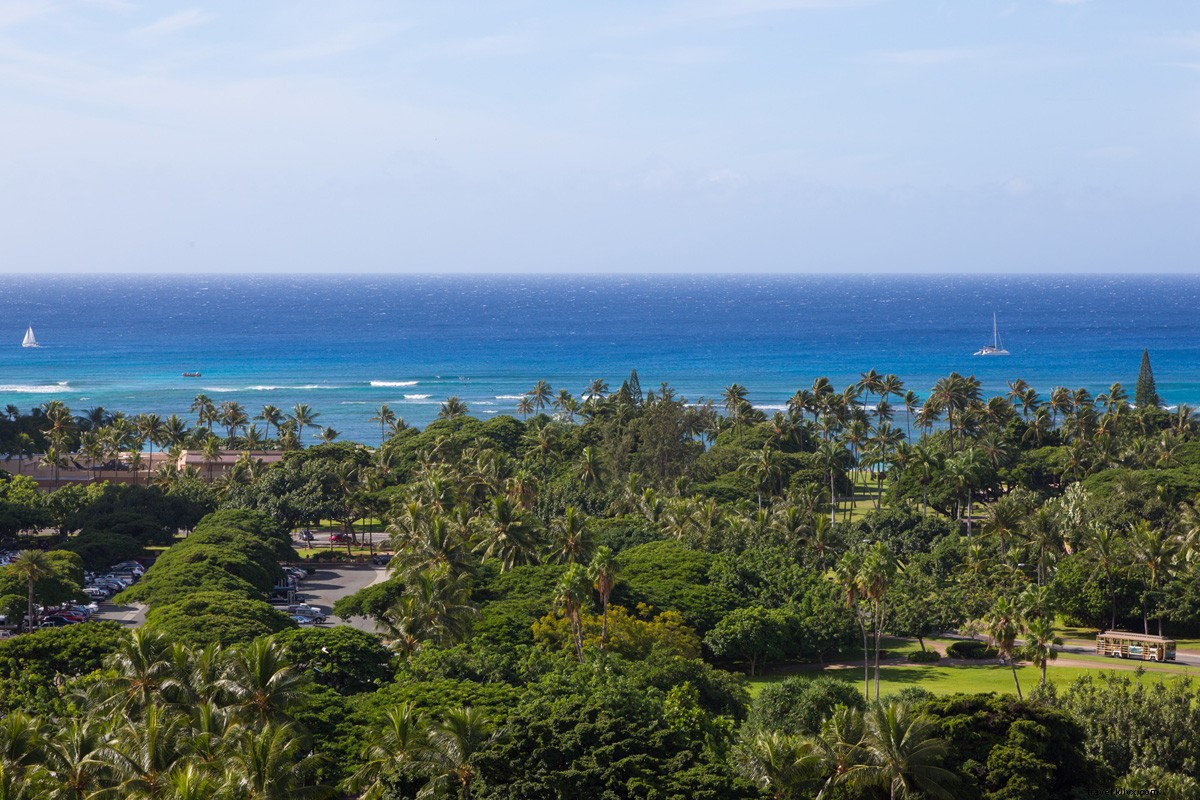 Aloha é acessível no Ambassador Hotel Waikiki em Oahu 
