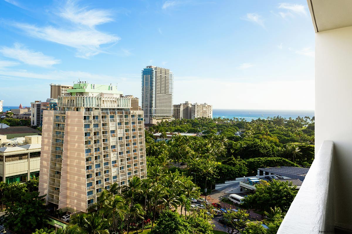 Aloha è conveniente all Ambassador Hotel Waikiki di Oahu 
