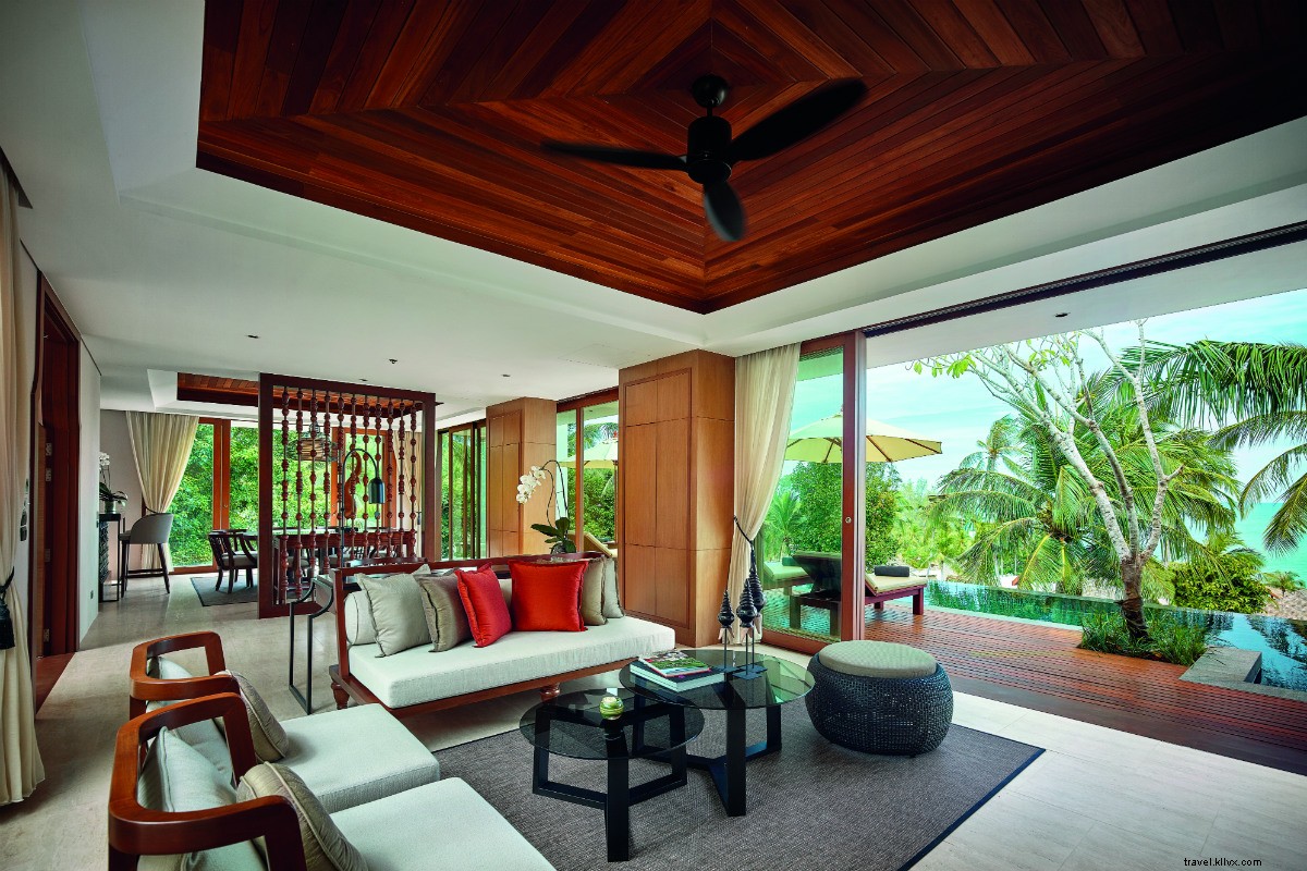 La relajación es una vista al mar de 270 grados en The Ritz-Carlton Koh Samui 