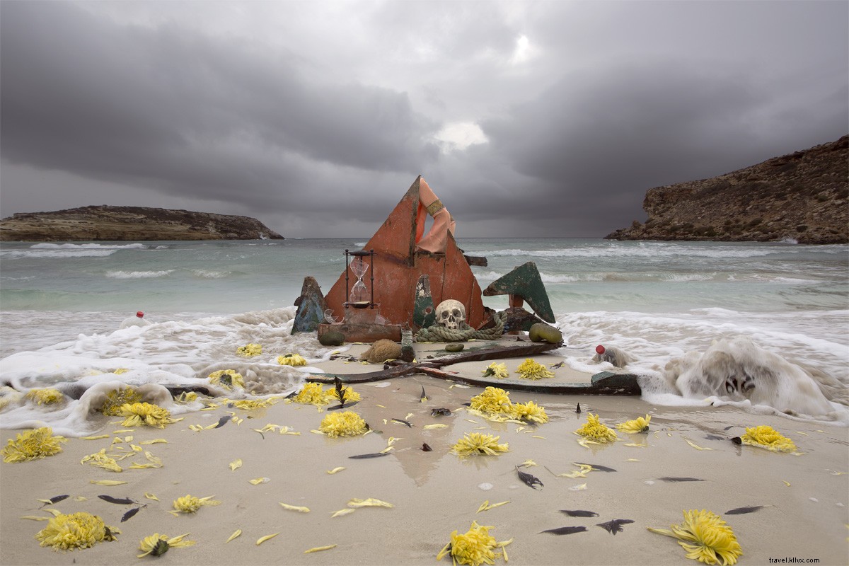 Natureza morta com mundo frágil:uma exposição de fotos em Nápoles 
