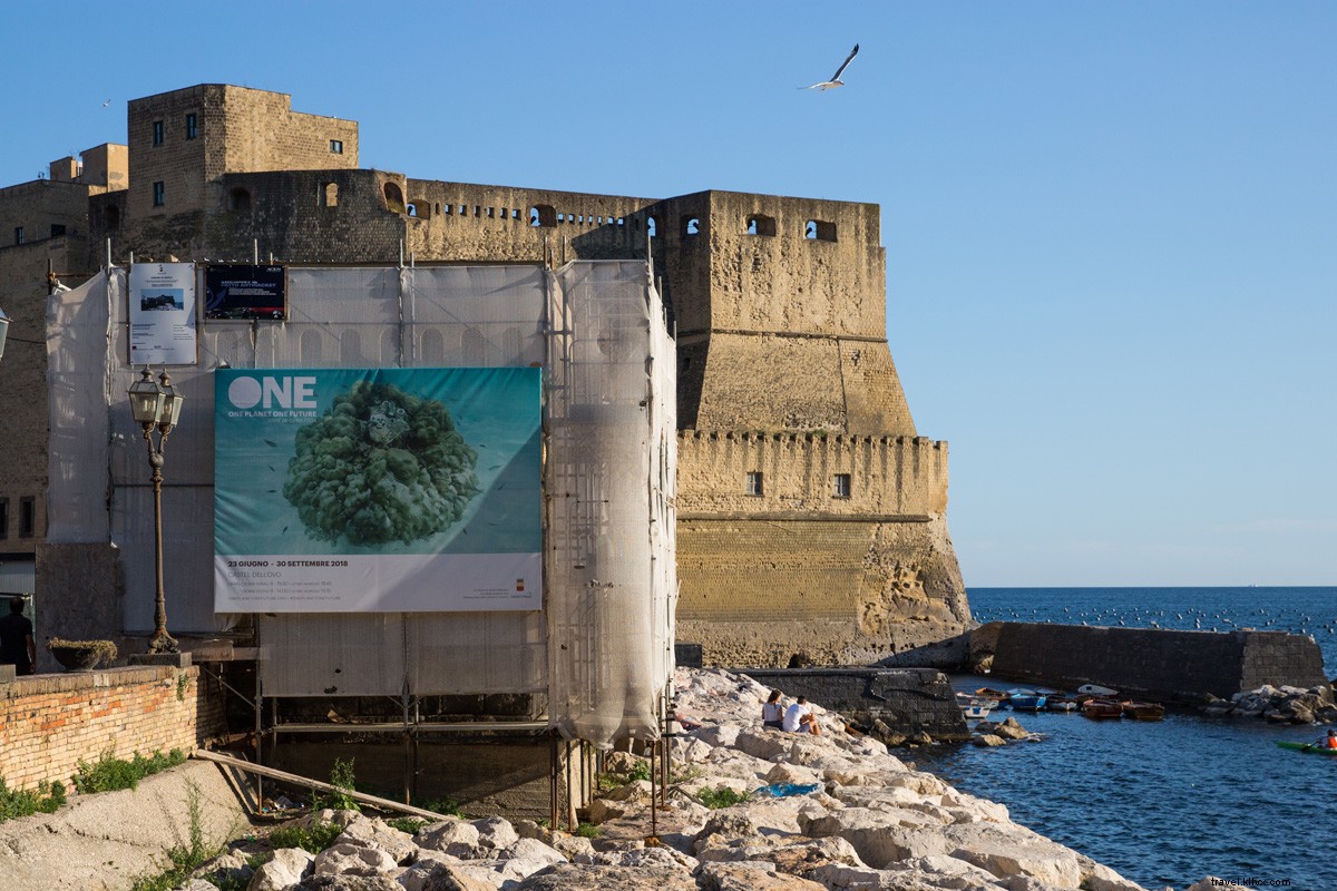 Still Life with Fragile World:Pameran Foto di Naples 