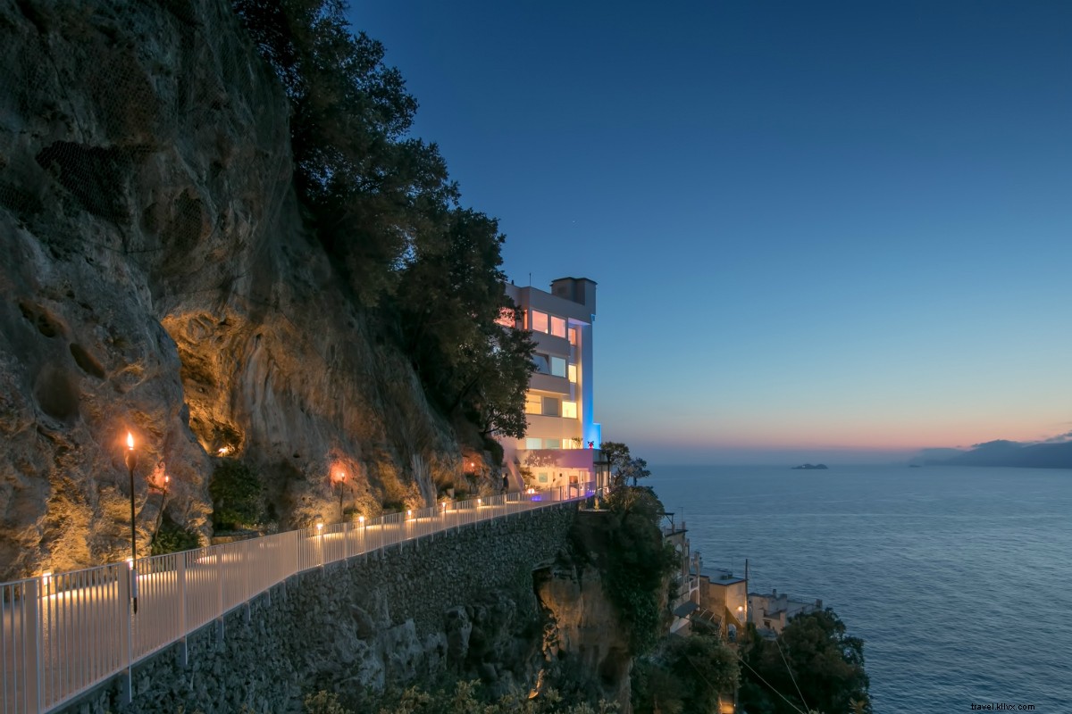 50 sfumature di blu e 15 sfumature di bianco a Casa Angelina in Costiera Amalfitana 