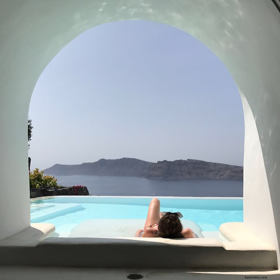 Se cerchi il romanticismo, Prova questo rifugio sulla scogliera a Santorini 
