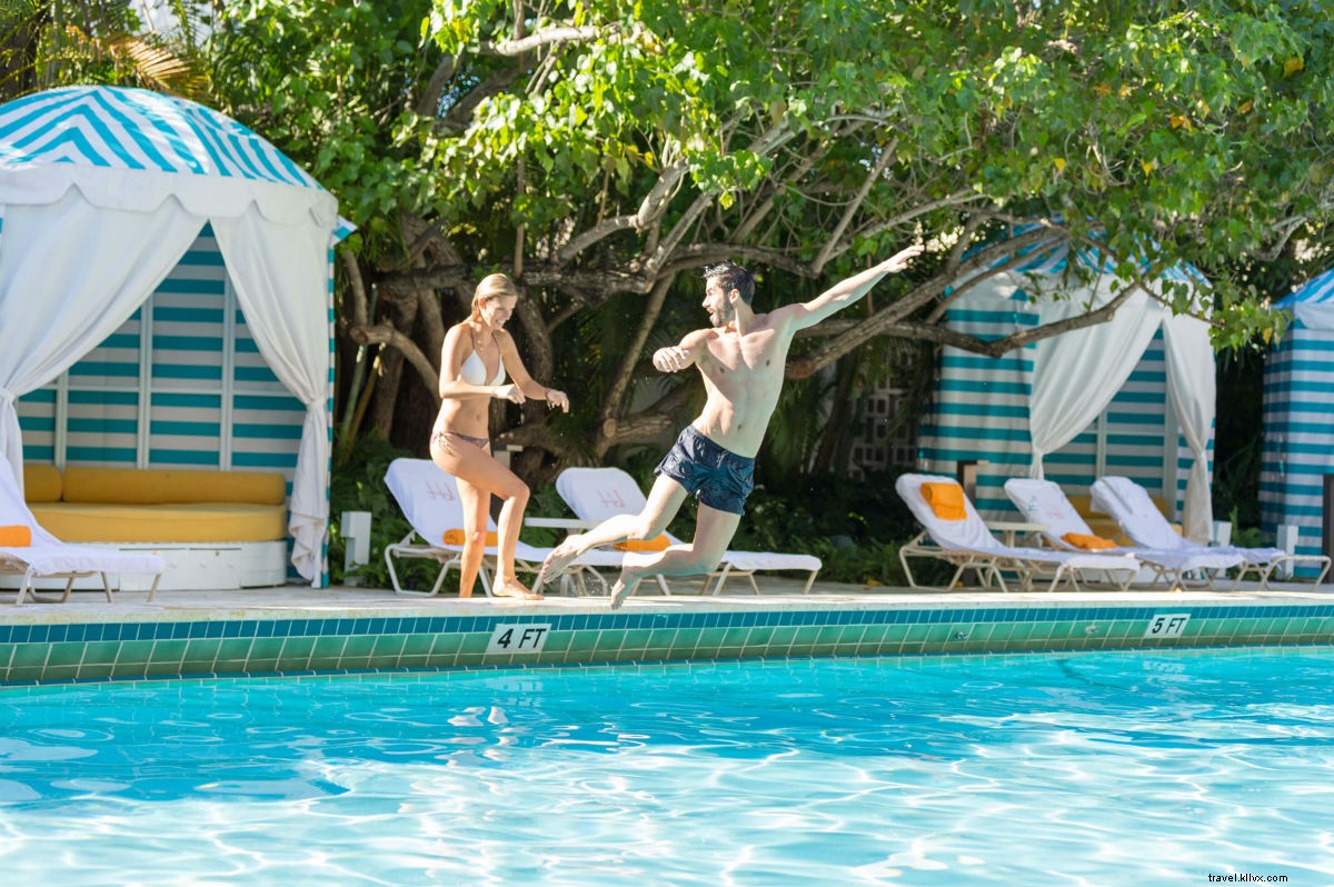 Puoi portare il tuo cigno galleggiante gonfiabile in questo hotel di Miami Beach 