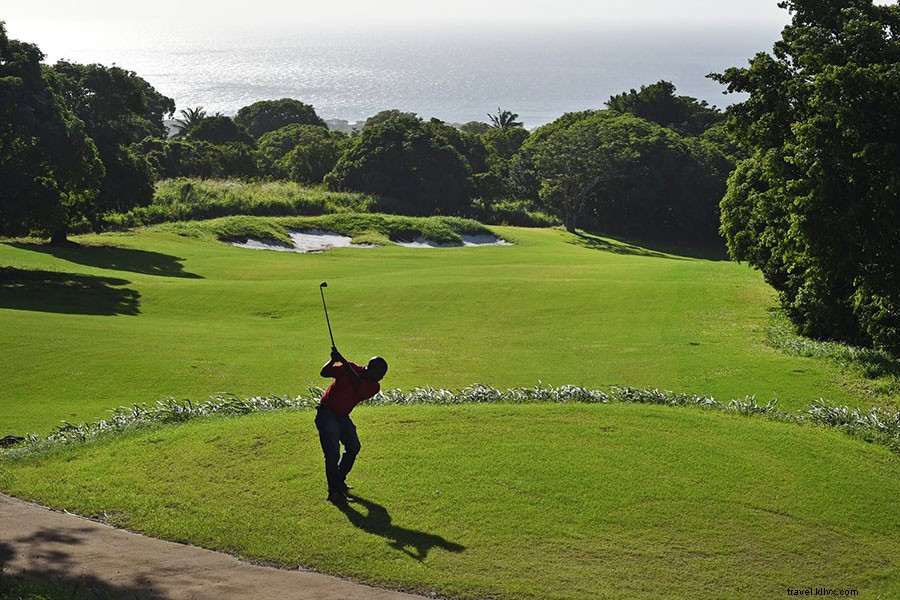 ゴルフコースが食用で良心がはっきりしているカリブ海のホテル 