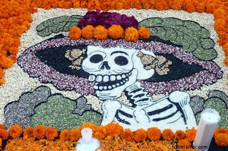 サンミゲルで死者を祝う 