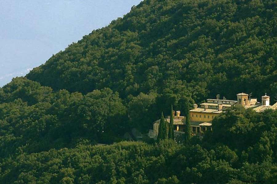 Vous pouvez organiser votre fête d anniversaire dans cet ancien monastère italien, Mais il faut d abord le trouver 