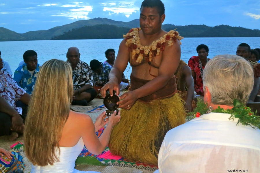 Algo gracioso sucedió en el camino al bar, O cómo estrellé esa boda en Fiji 