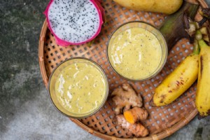 Vietnam Vibes:Mango Turmeric Smoothie 