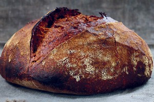 Comida caseira de inverno:uma receita para pão de mesa lituano 