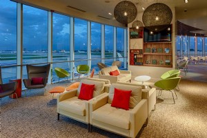 Memuji Lounge Bandara yang Luar Biasa 