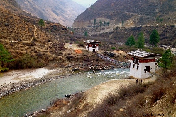 Perancang Busana Cynthia Rowley Membawa Seluruh Keluarga ke Bhutan 