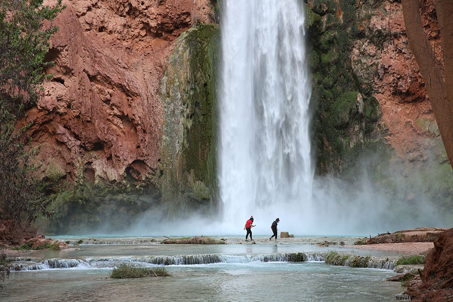 Pocas personas llegan a ver la cascada oculta de los sueños de Instagram en los grandes cañones 