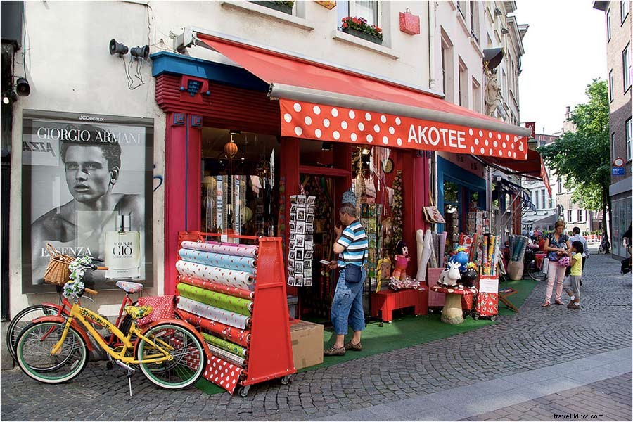Tempat Orang Dalam Antwerpen Berbelanja 