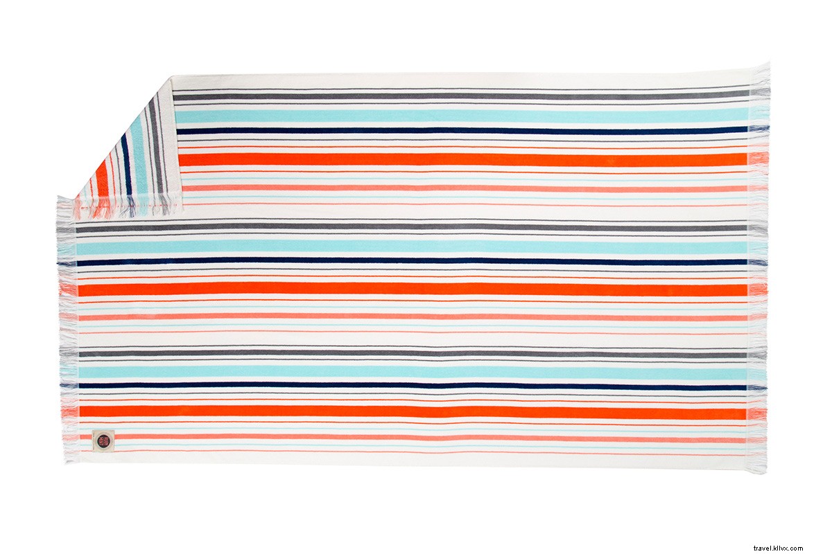 10 Essentials coloridos para sua bolsa de praia 
