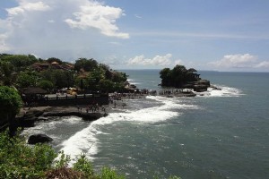 Saya Membawa Seluruh Keluarga Sialan ke Bali 