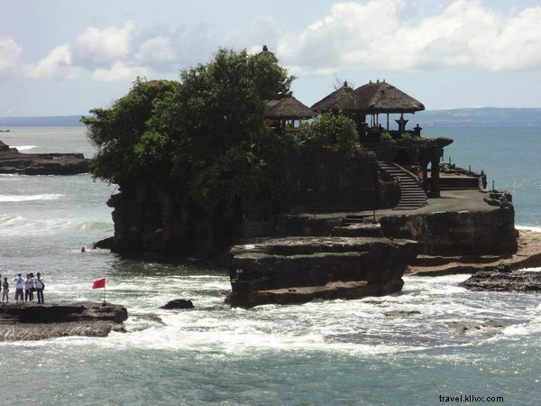 Saya Membawa Seluruh Keluarga Sialan ke Bali 