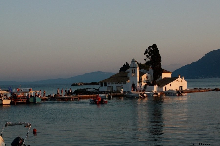 Encontrando as melhores tavernas, Praias, e figueiras em Corfu 