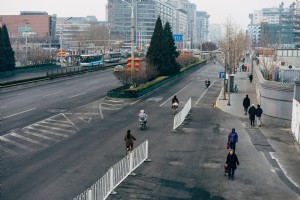 Foto Jalanan Panjang Kosong Di Kota Besar 