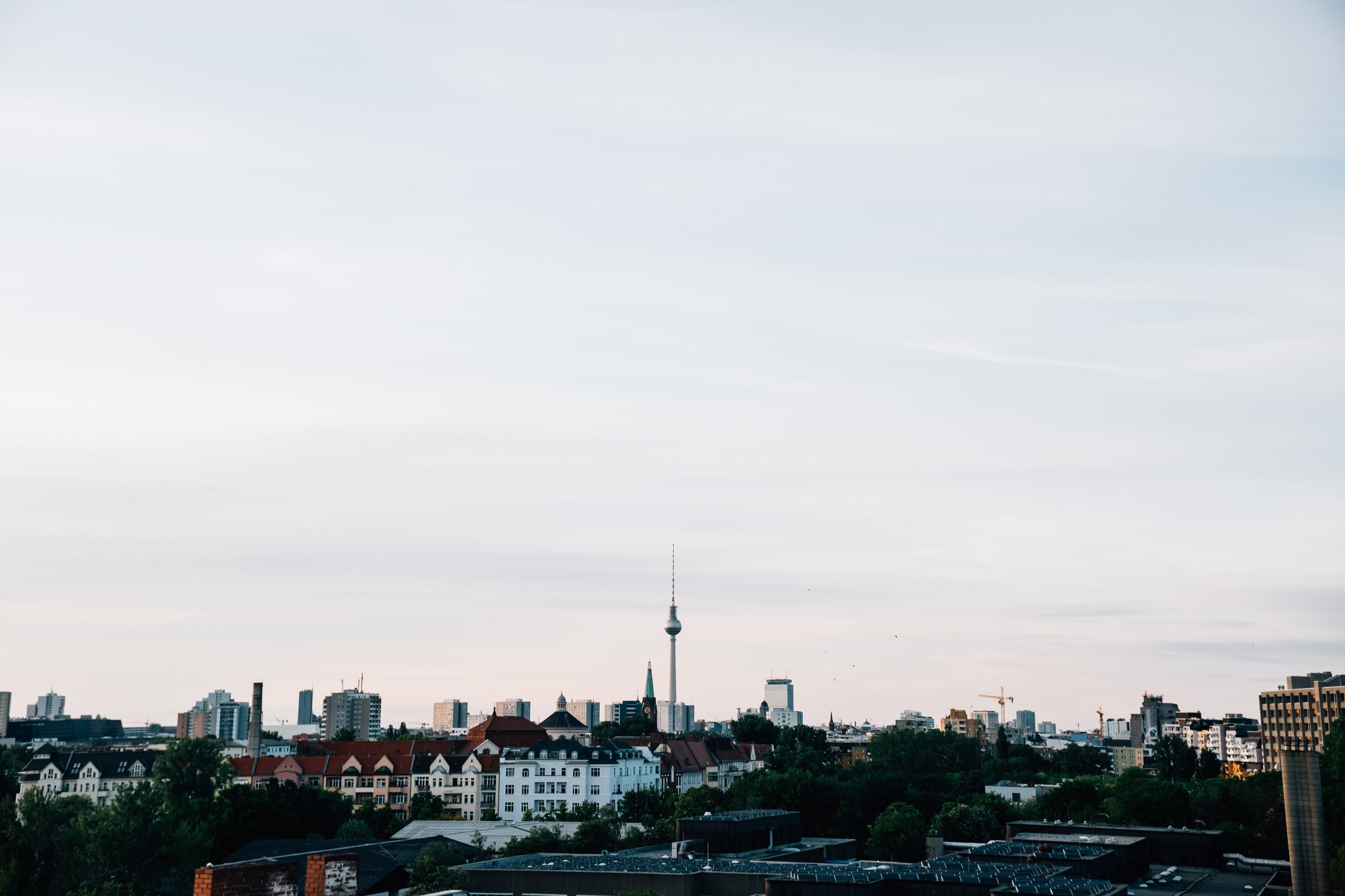 Foto da Torre de Berlim no Crepúsculo 